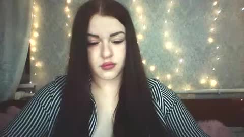 mariangloom online show from April 7, 8:22 pm