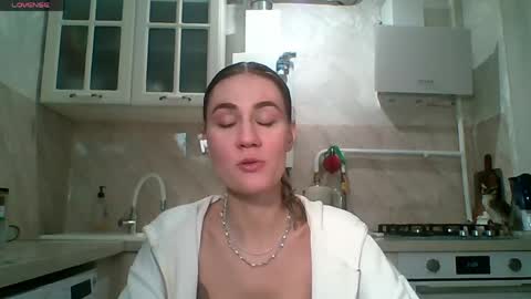 Elianor online show from April 29, 6:24 pm