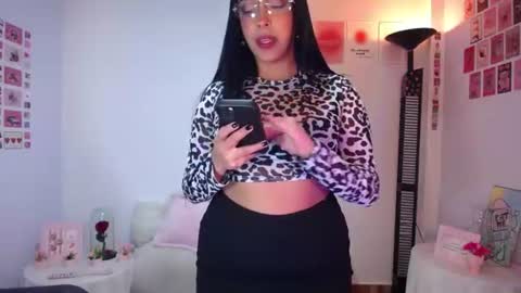 Nicolle online show from July 28, 4:32 am