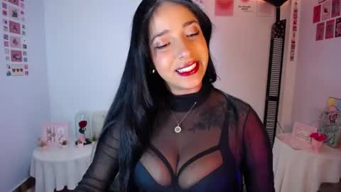Nicolle online show from August 3, 3:30 am