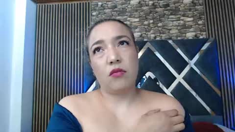 marie_hss online show from June 11, 8:07 pm