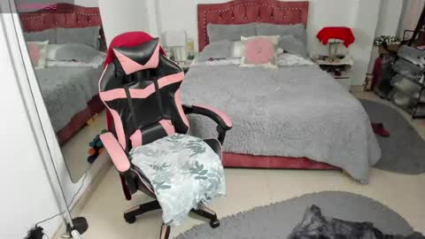 marie online show from May 27, 1:57 am