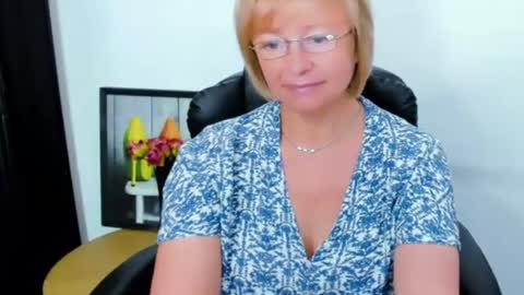 MarieMature online show from June 12, 5:17 am