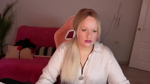 mariemlui online show from October 11, 11:15 am