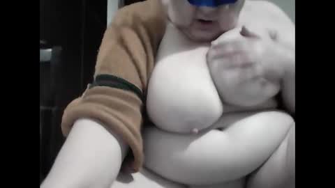 Snapshot of marilu64 chatting on February 17, 7:12 pm marilu64 online show from February 17, 7:12 pm