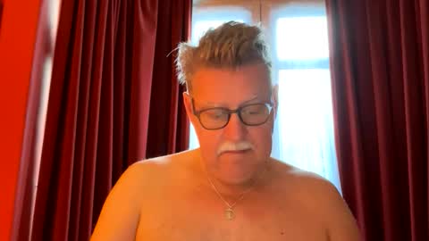 Snapshot of marin50 chatting on October 29, 8:16 am marin50 online show from October 29, 8:16 am