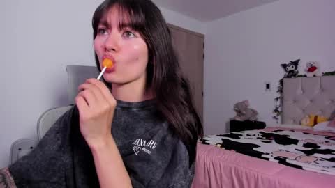 Snapshot of marin_kitoko chatting on October 3, 11:13 pm Marin kitoko online show from October 3, 11:13 pm