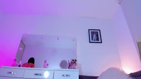 marinelaveau online show from October 4, 3:48 am