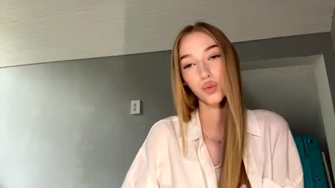 Amelia online show from June 10, 12:26 pm