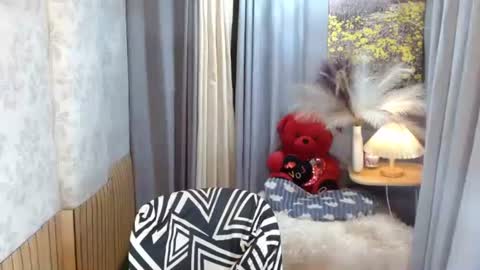 LEAH online show from June 10, 5:23 pm