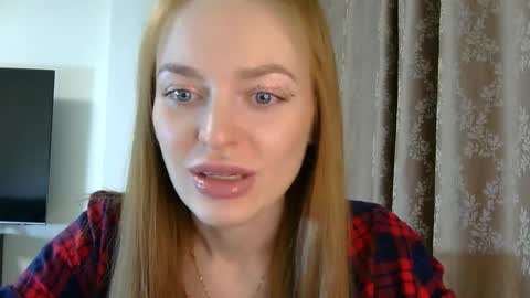 mariwell online show from April 12, 8:24 pm