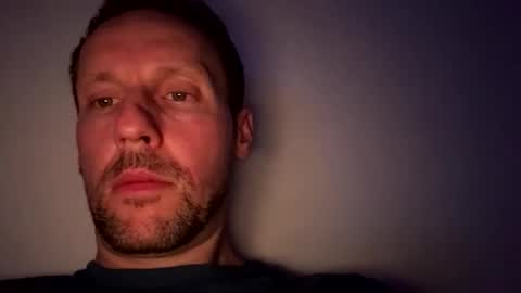 Mark online show from November 12, 9:39 pm