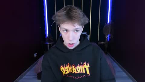 Mark online show from December 16, 8:59 pm