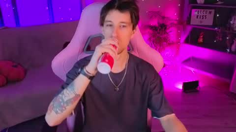 mark_caron online show from June 22, 12:34 pm