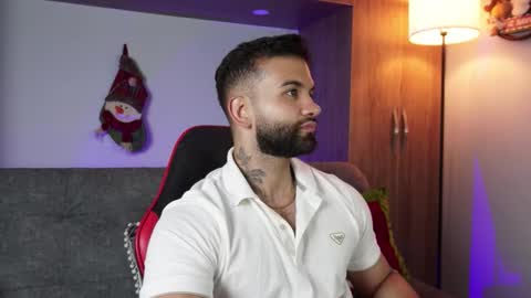 Mark online show from December 18, 11:11 pm