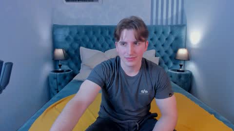 Mark online show from November 18, 12:52 pm