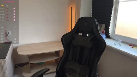 Mark online show from May 7, 10:00 am