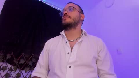 Mark  online show from October 28, 10:33 pm