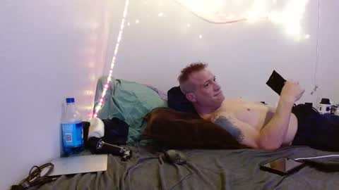 markymark101825061 online show from February 14, 7:49 am