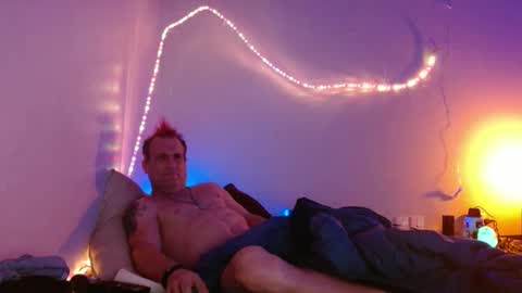 markymark101825061 online show from February 2, 9:07 am