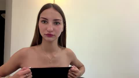 Im Amy I dream about 30 thumbs up online show from July 25, 7:50 am