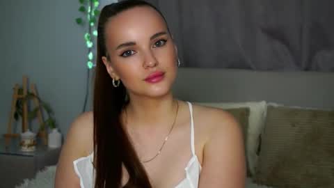 Snapshot of marlenegadley chatting on October 7, 10:44 am Kira online show from October 7, 10:44 am