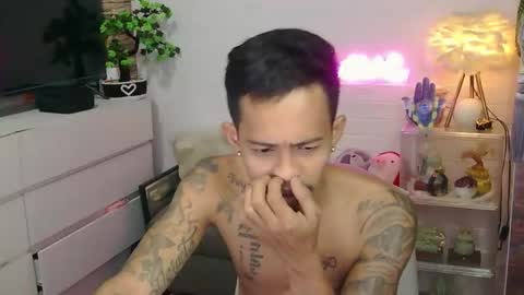 marlmoreno10 online show from April 17, 12:35 am