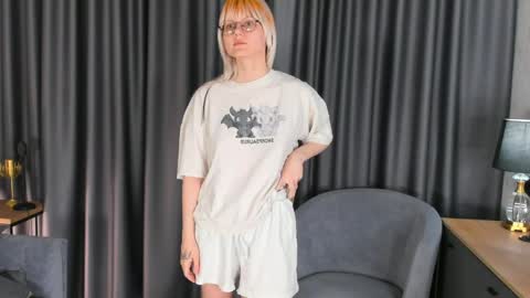 Carri online show from April 9, 2:59 am