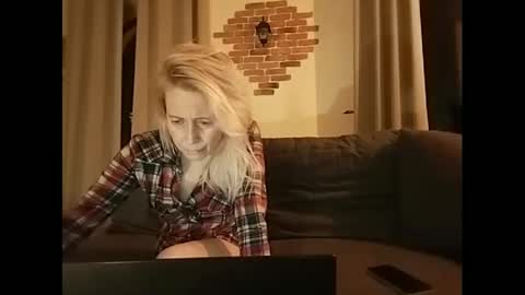 MaryGoRound online show from February 5, 3:55 am