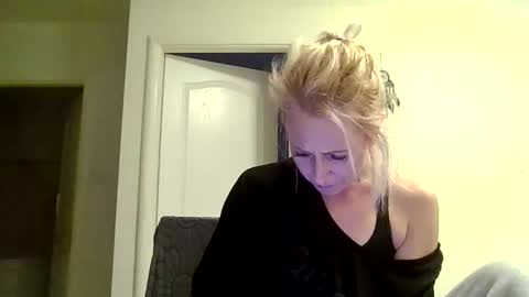 MaryGoRound online show from November 1, 3:11 pm