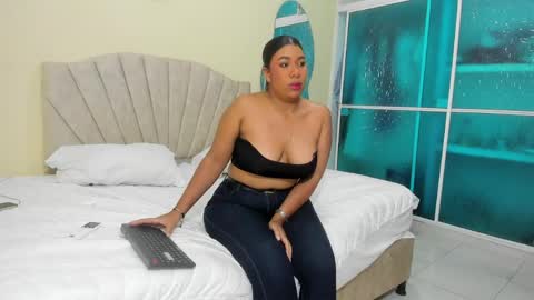 marsmith_1 online show from June 5, 2:29 am