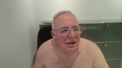 martin_1947 online show from July 26, 9:23 pm