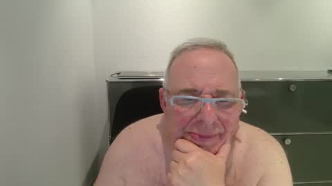 martin_1947 online show from June 23, 9:54 pm
