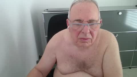 martin_1947 online show from June 28, 2:13 pm