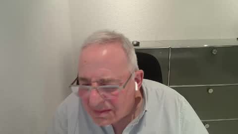 martin_1947 online show from March 6, 10:53 pm