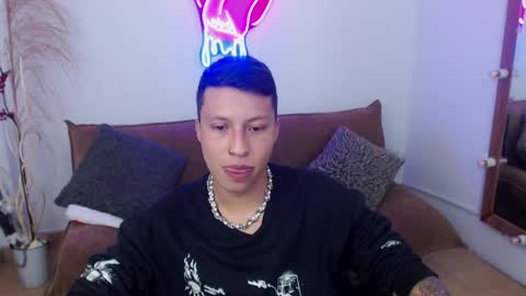 Snapshot of martin_west chatting on October 21, 12:16 am Martin online show from October 21, 12:16 am