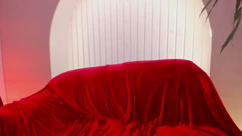 Nina online show from April 22, 5:31 pm