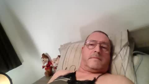 Snapshot of martinb62 chatting on September 29, 7:57 pm Hotguy61 online show from September 29, 7:57 pm