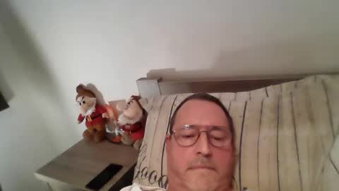 Snapshot of martinb62 chatting on October 17, 9:30 pm Hotguy61 online show from October 17, 9:30 pm