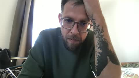 martinmagic467657 online show from April 30, 2:33 pm