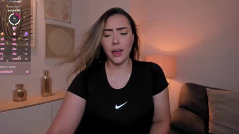 Martinna Bonnet online show from February 19, 5:38 pm