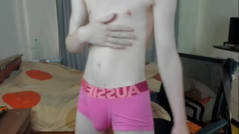 martintw_17 online show from July 28, 3:15 am