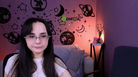 Mary online show from April 18, 7:18 pm