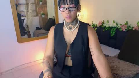 Snapshot of mary_rabbit chatting on October 12, 2:09 pm M A R Y online show from October 12, 2:09 pm
