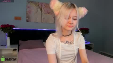 Mary online show from March 8, 1:39 am