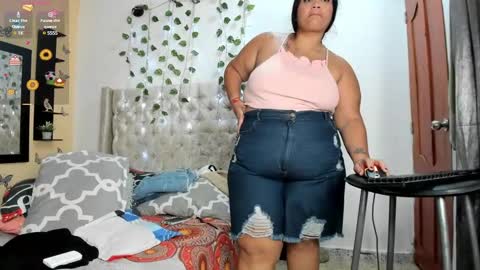 Marycurvy online show from December 18, 11:30 pm