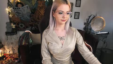 MaryJev online show from December 9, 2:49 pm