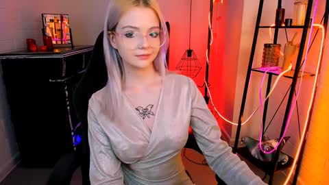 MaryJev online show from December 9, 5:52 pm