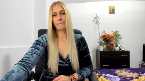 Sweet Mary hairy and full labia online show from November 11, 6:37 am