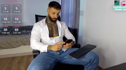 masculineguy69 online show from October 28, 11:55 am
